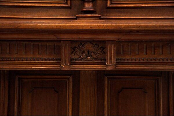 Buffet antique, europe occidentale, vers 1880.