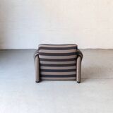 Set of 2 easy chairs 'Maralunga' by Vico Magistretti