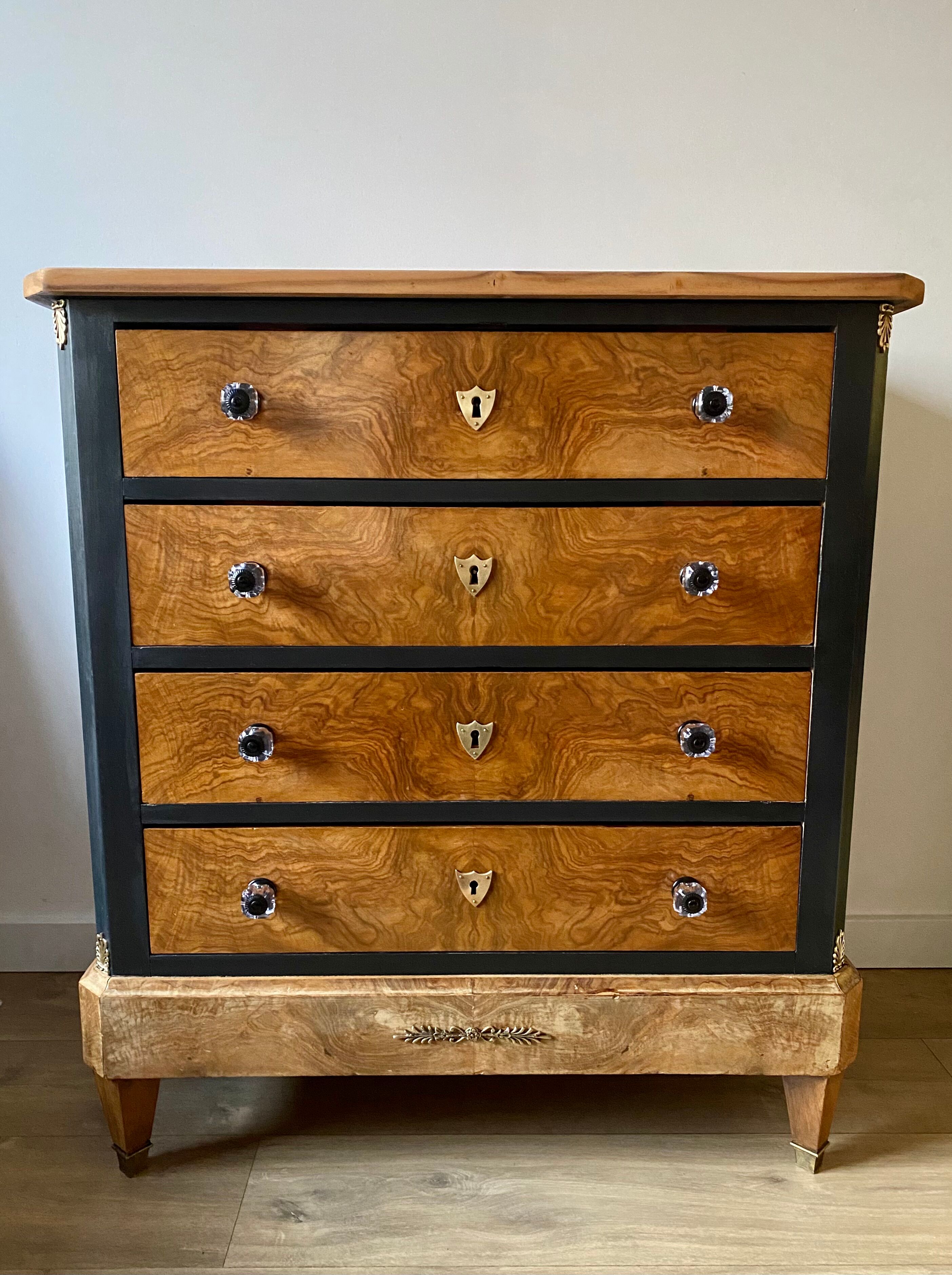 Dresser 4 drawers black and solid wood