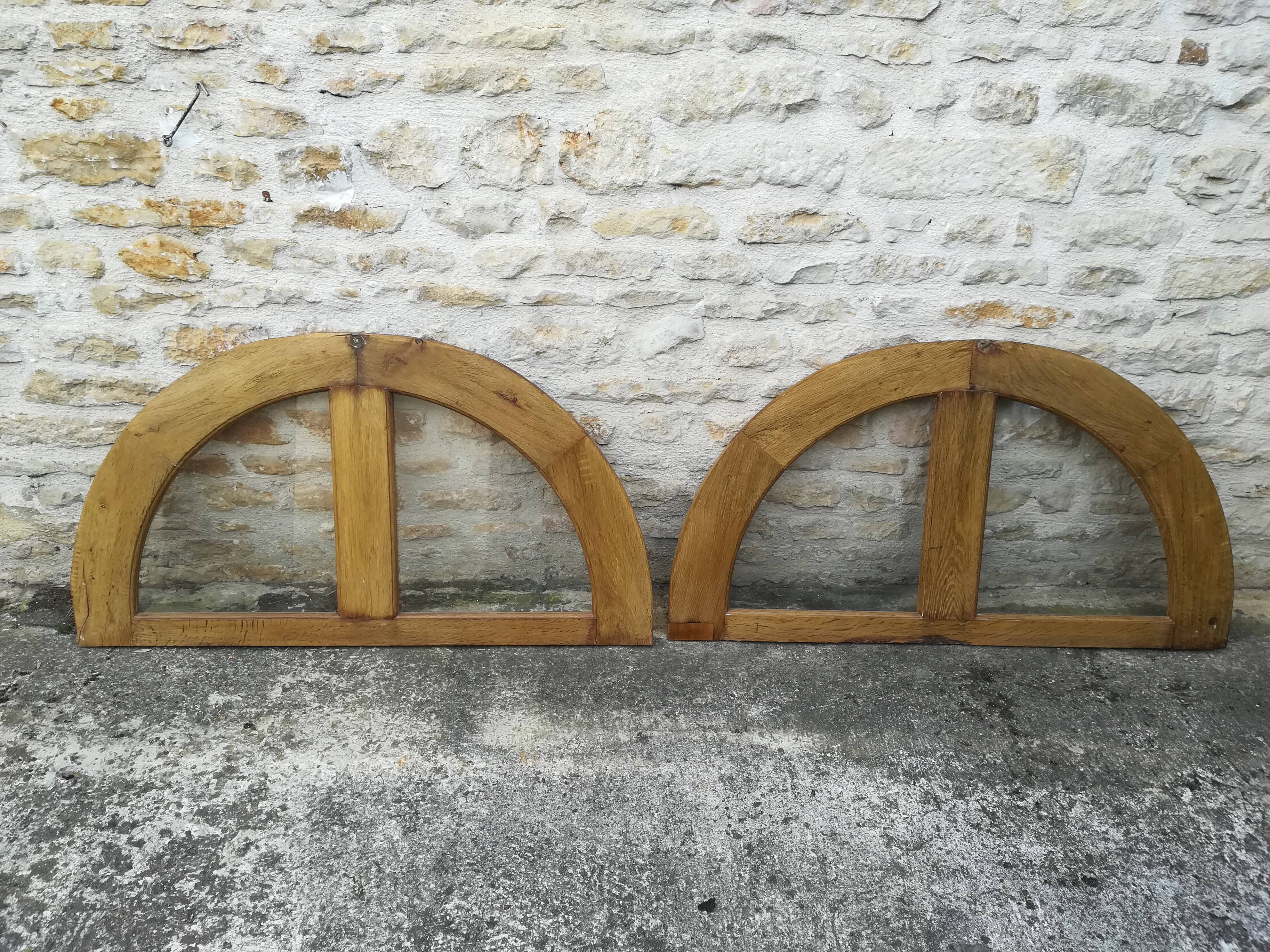 Impostes or half moon window