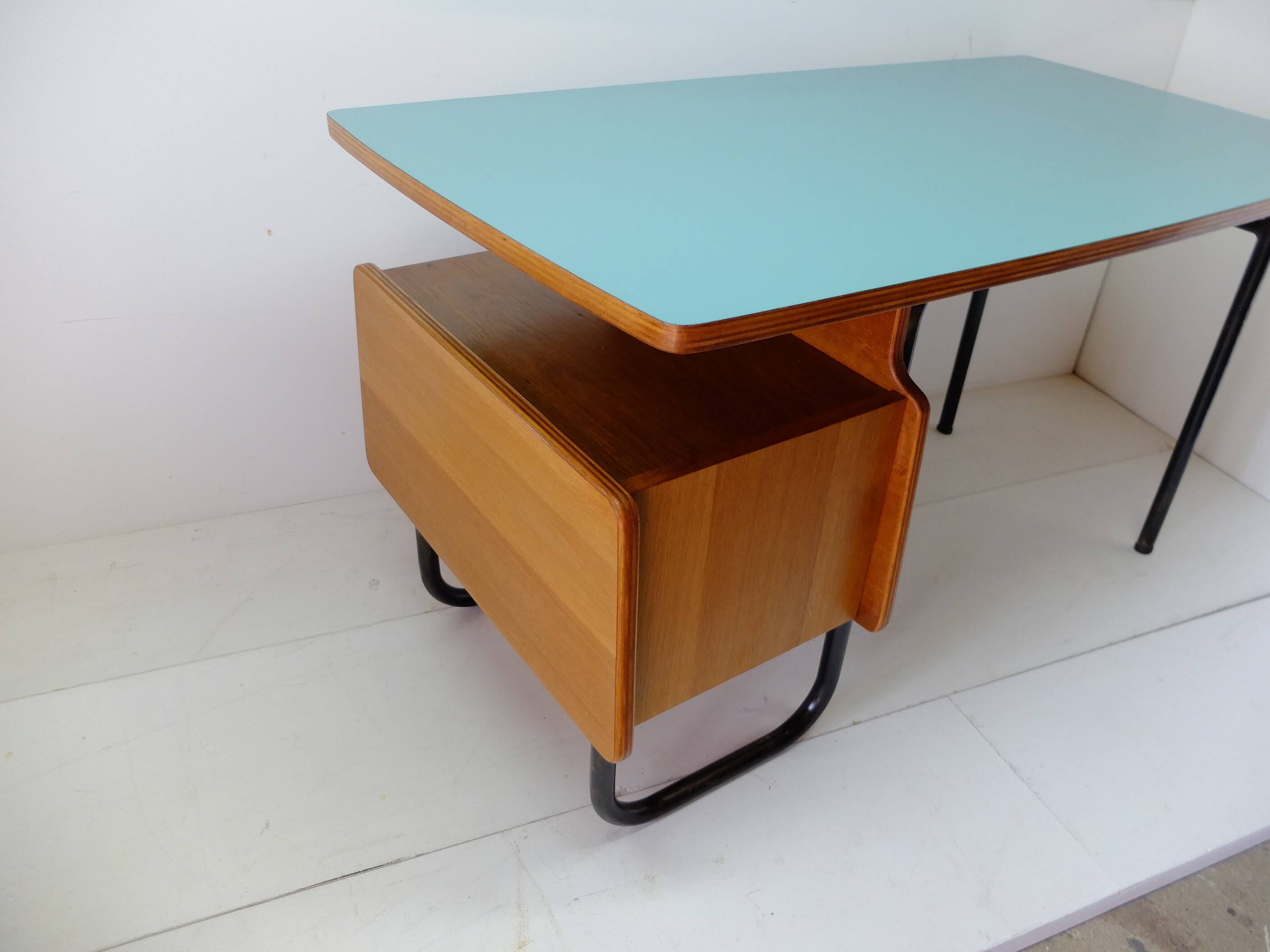 Robert Charroy, Bureau 1950 published by Mobilor