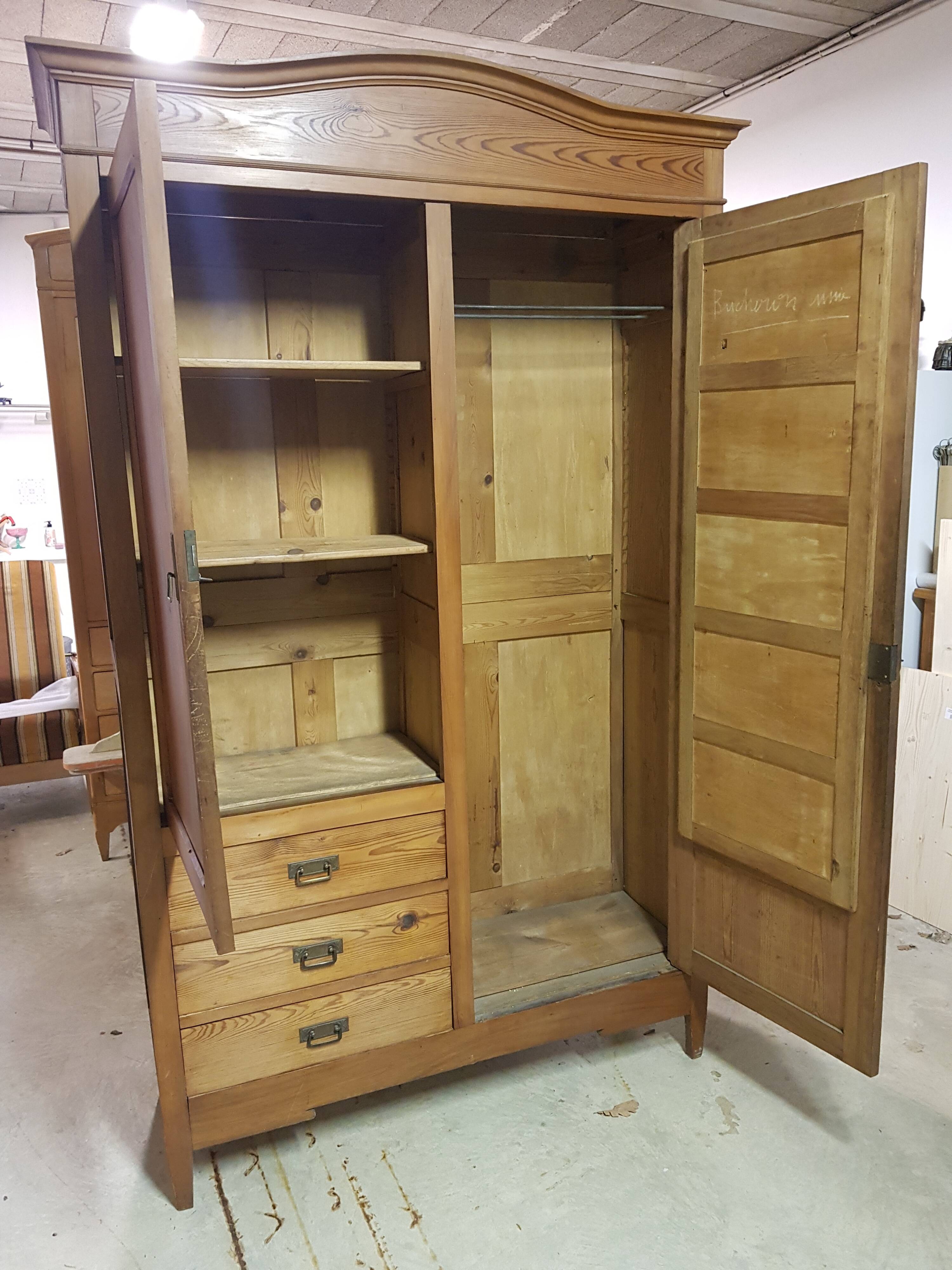 Vintage parisian wardrobe