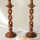 Paire de bougeoirs en bois torsadé et laiton vintage