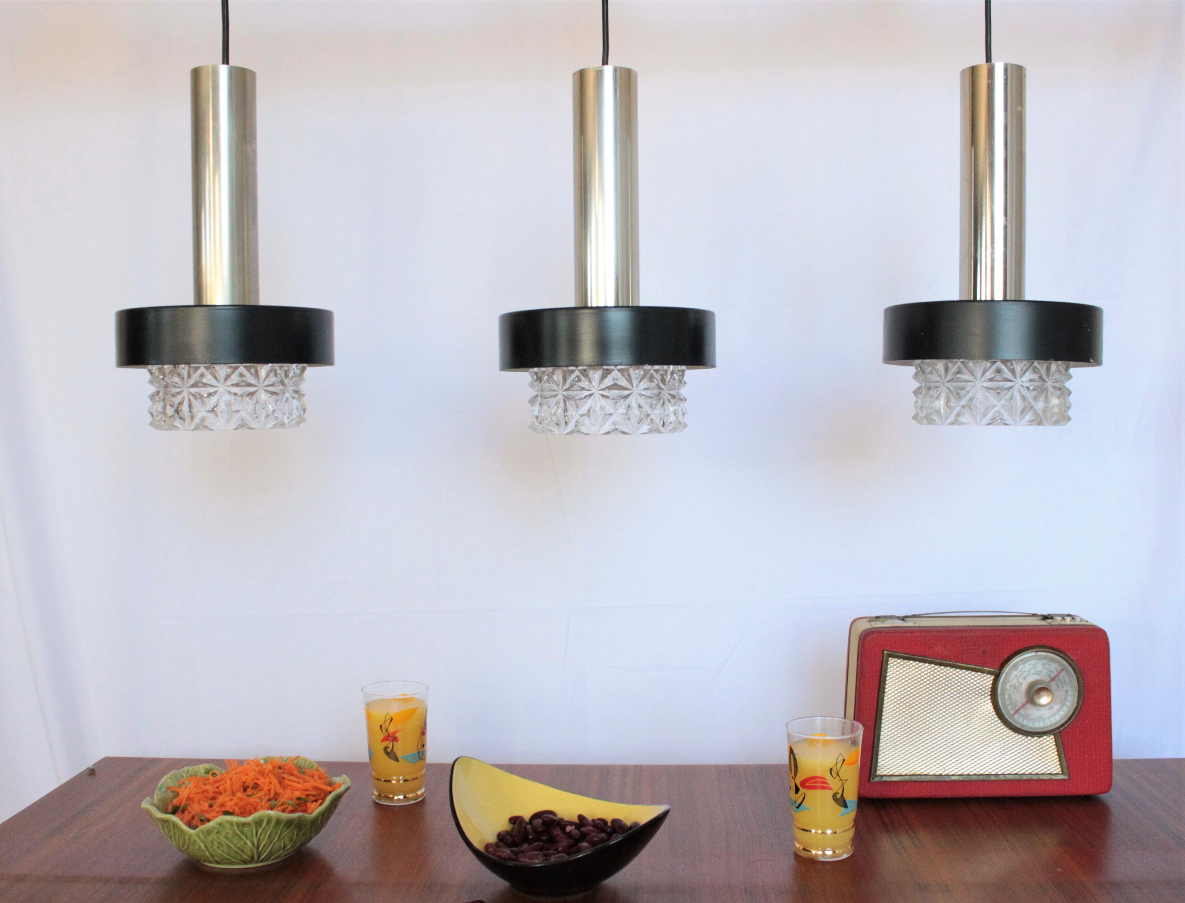 Lot de trois suspensions pendants Raak 1970