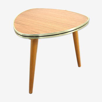 Table d’appoint avec plateau en formica en bois et bord laiton vintage