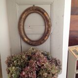 Oval frame