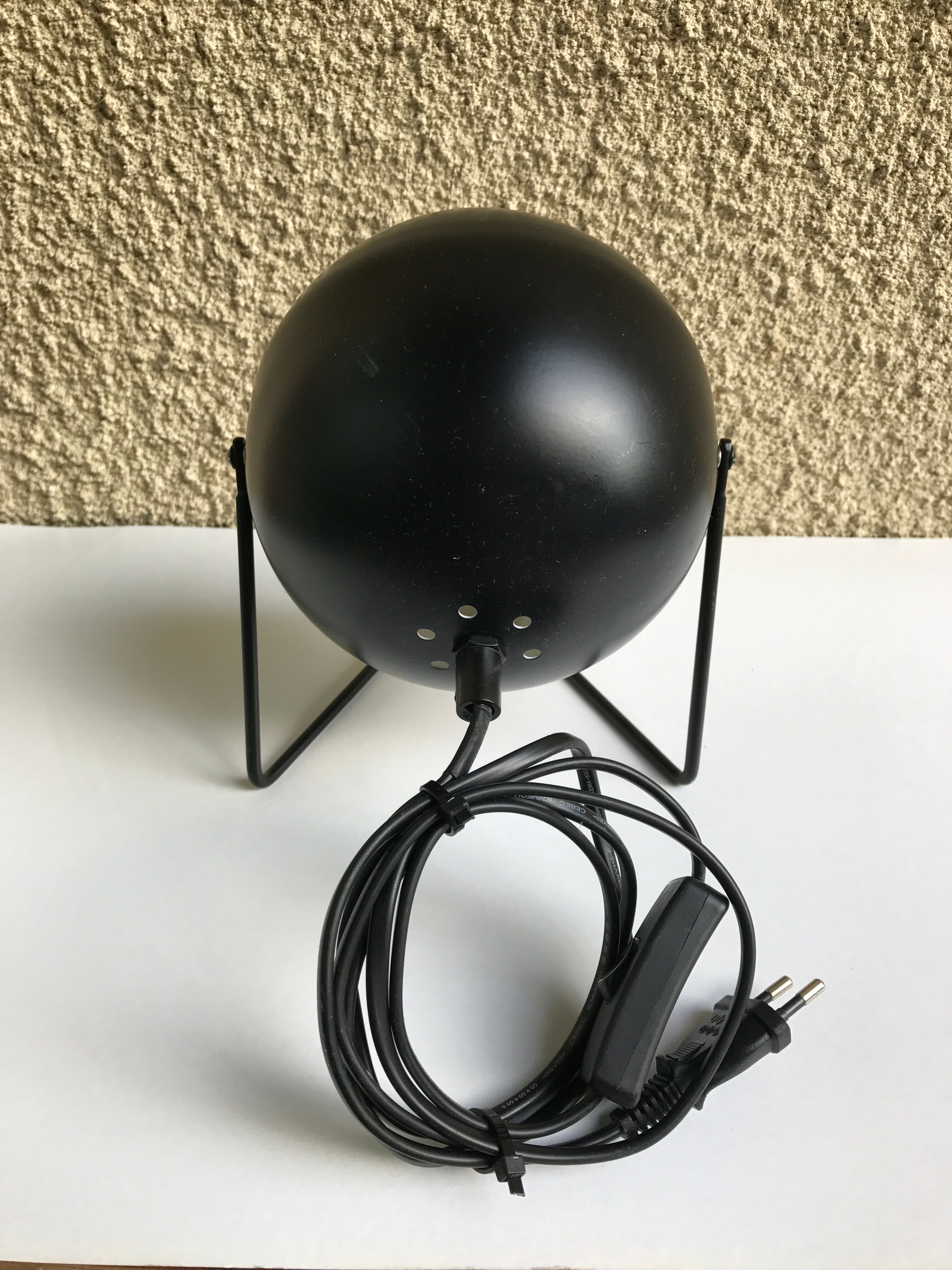 Lampe boule orientable noir à poser