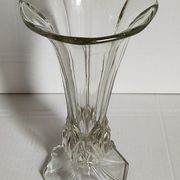Art-Deco high foot vase in molded crystal early twentieth century
