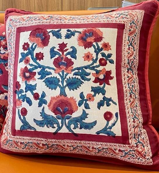 Reversible cushion cover square