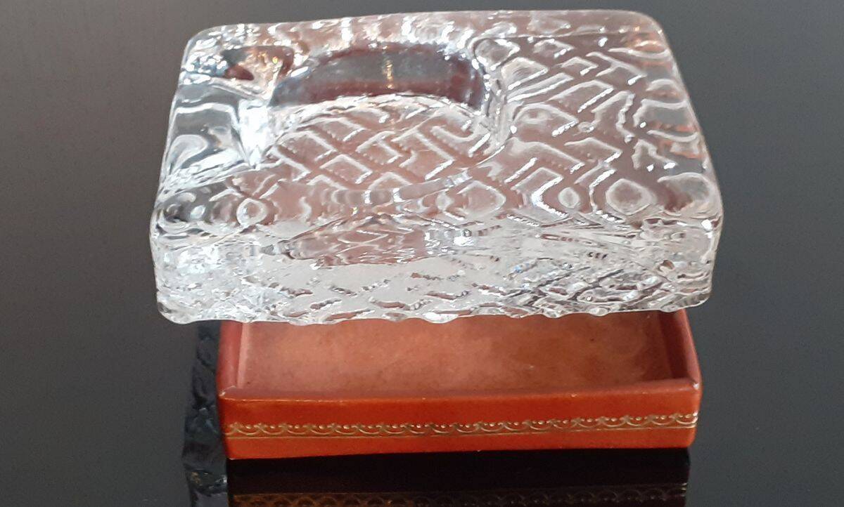 vintage 858g crystal ashtray / pressed mold