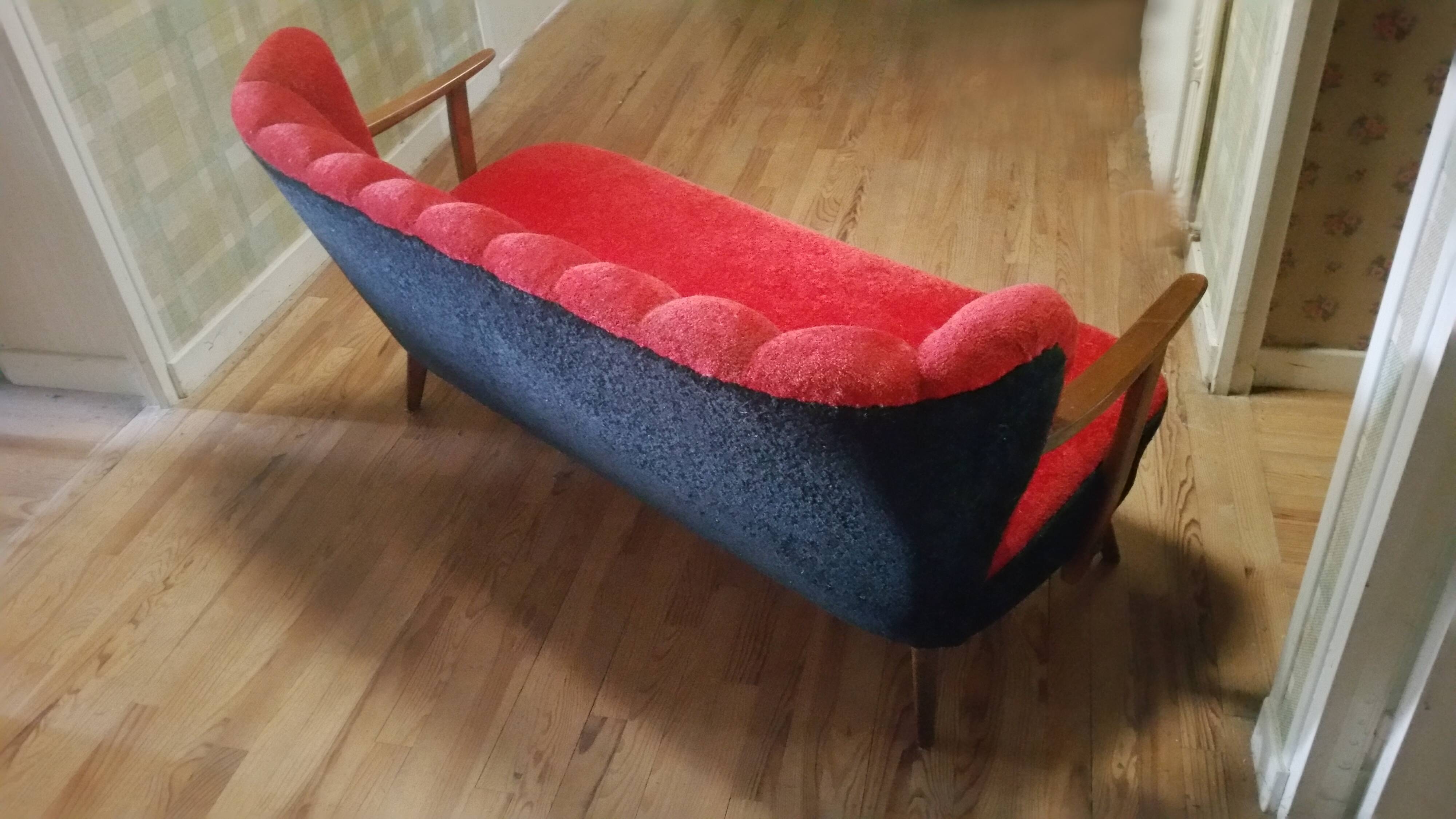 Scandinavian cocktail sofa red bi color, years 50 60 plush red black