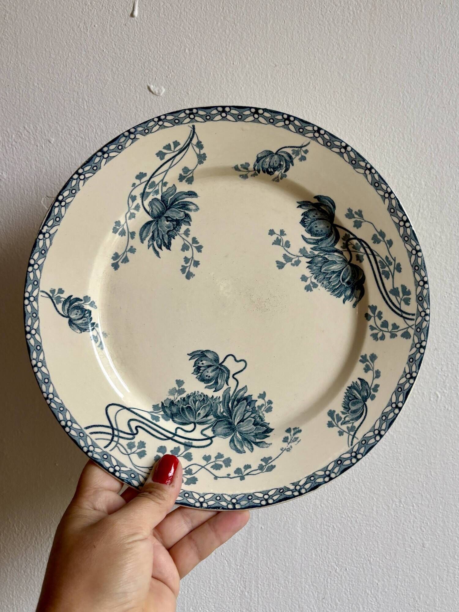 Set of 10 antique flat plates in ironstone, Royat from Sarreguemines.