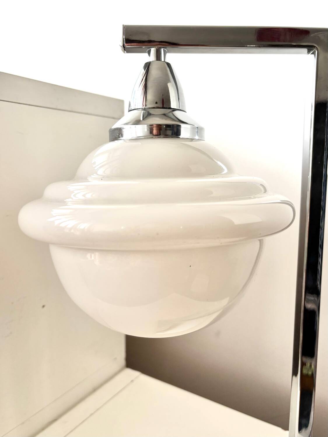 Lampe de table UFO chromée