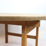 Table basse de chêne conçue par Hans J. Wegner et fabriquée par PP. Meubles dans les années 1960.