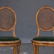 Paire de chaises de style Louis XVI
