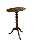 English guéridon from the 19th century in mahogany.