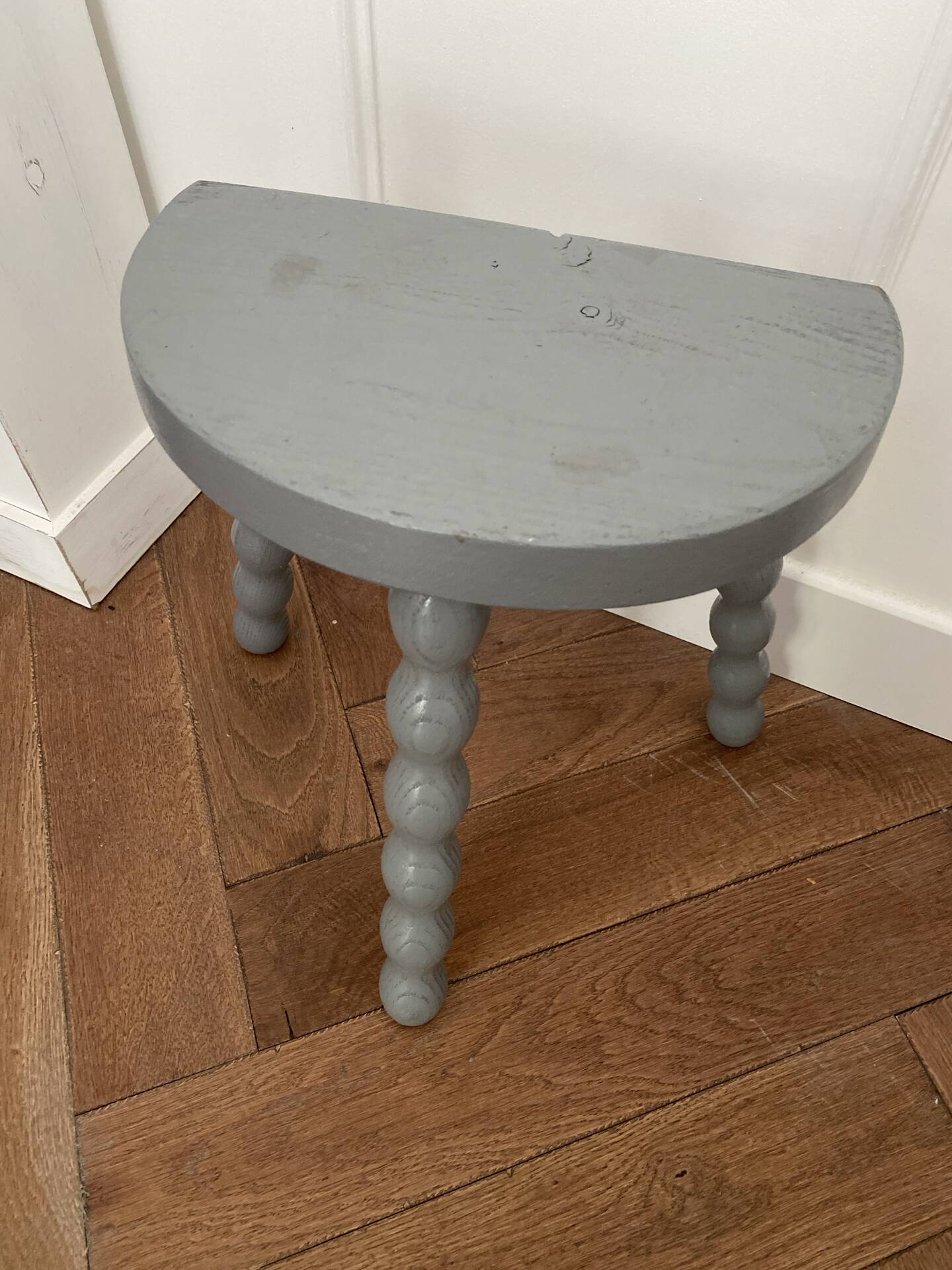 Vintage tripod stool