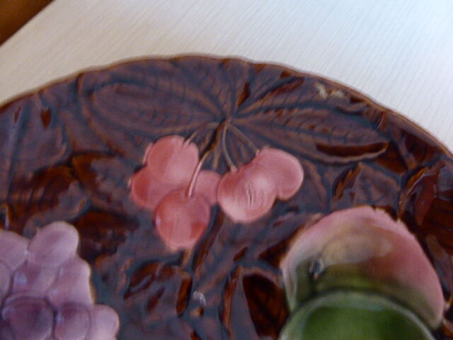 Dish a cakes Sarreguemines vintage 1970, dabbling in enamelled ceramic, fruits
