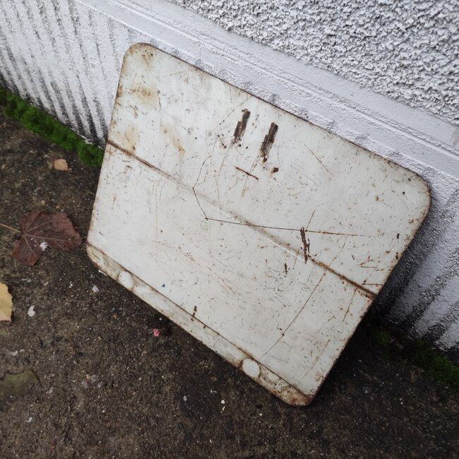 Enamelled plaque of the SNCF