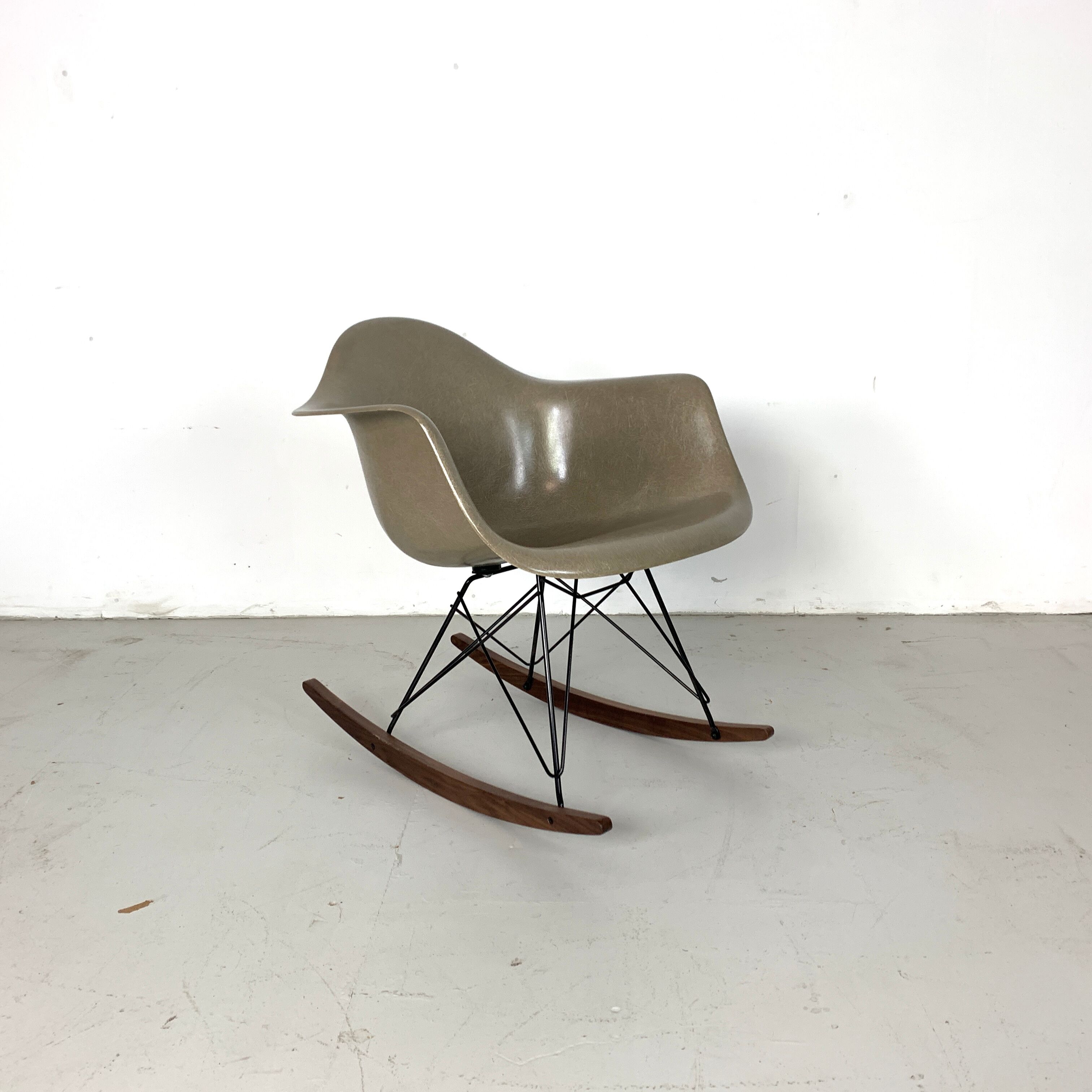 RAR rocking chair by Charles & Ray Eames for Herman Miller