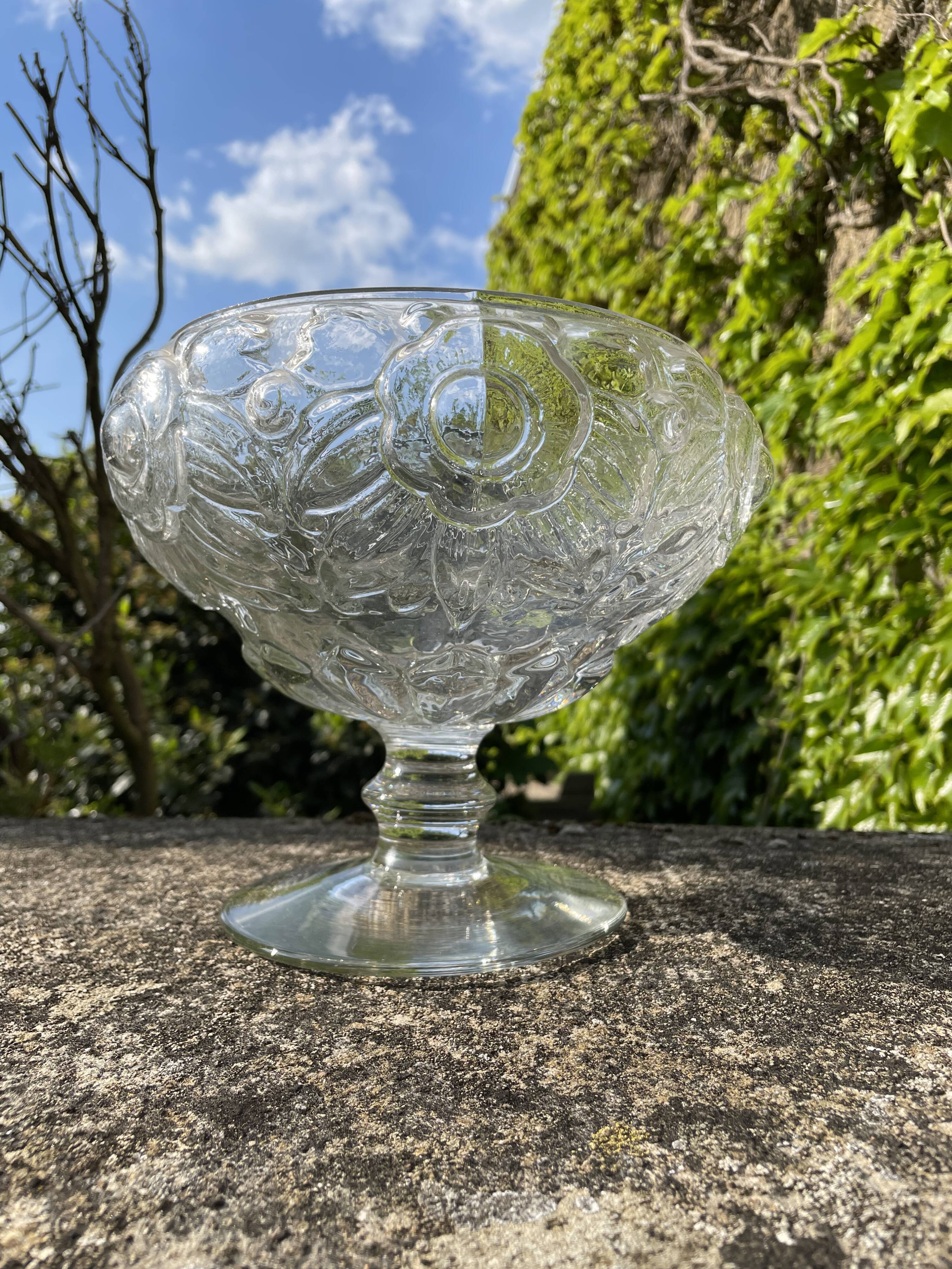 Fruit cup in molded crystal