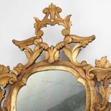 Paire de miroirs vénitiens en bois doré de style rococo, vers 1850, Italie
