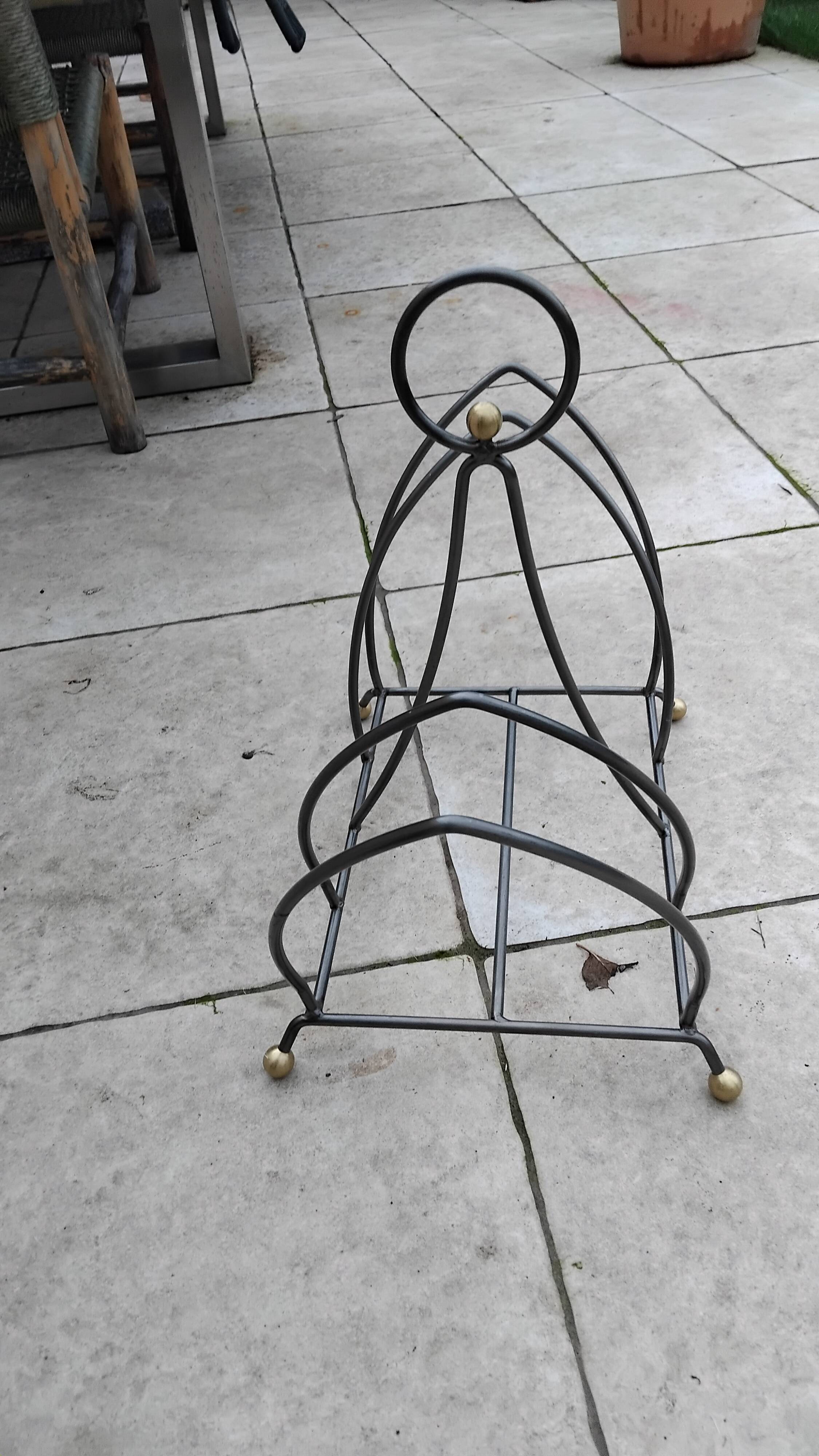 Vintage 1980s metal magazine rack