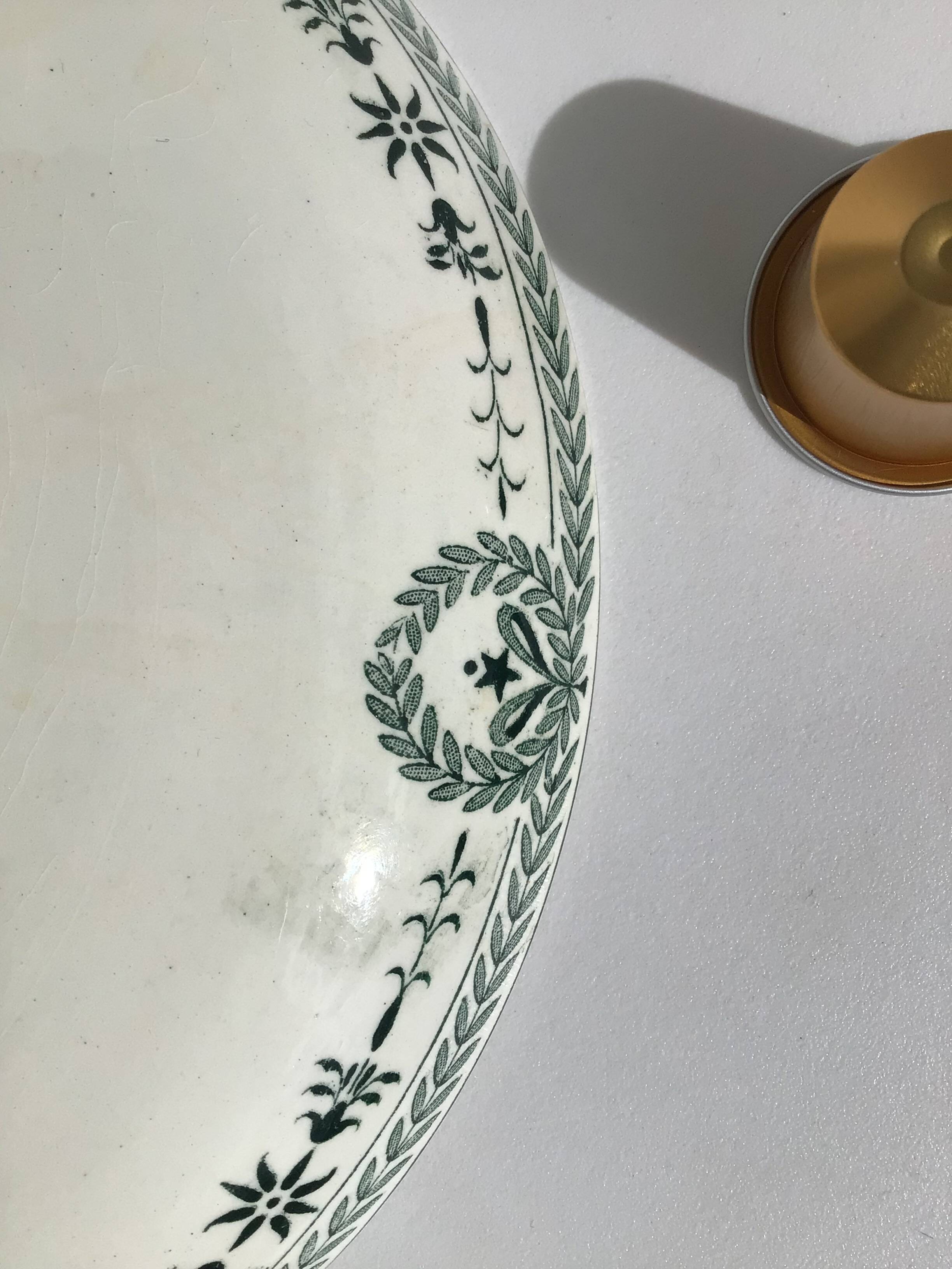 Terre de Fer Digoin dark green standing bowl