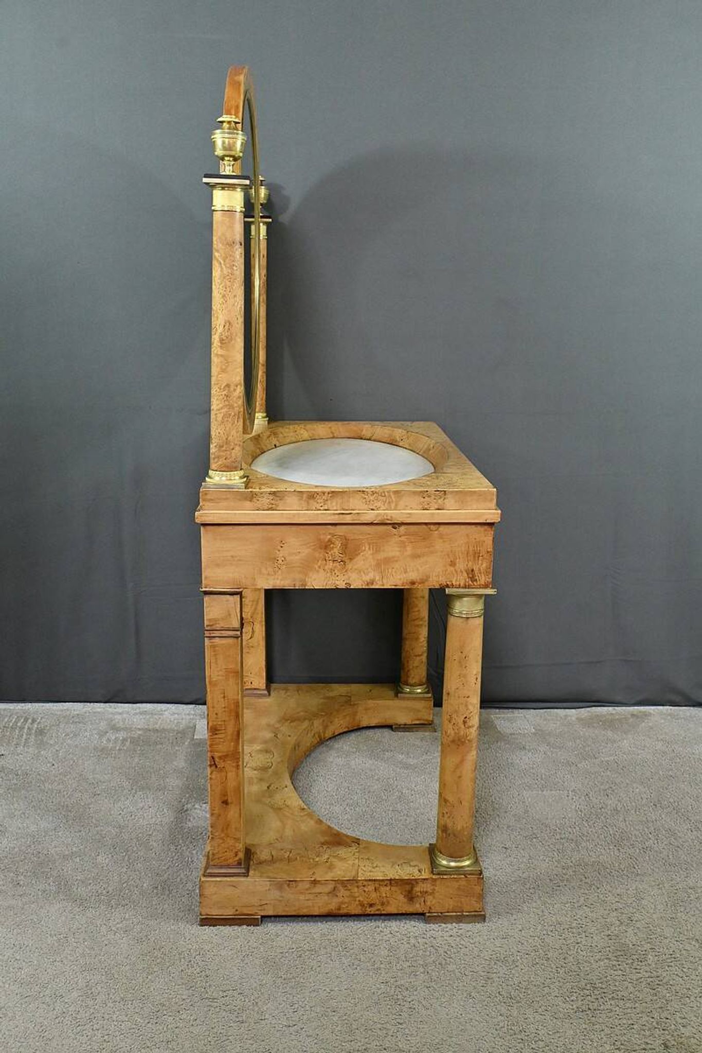 Dressing table in elm burl veneer, Empire period – Early 19th century