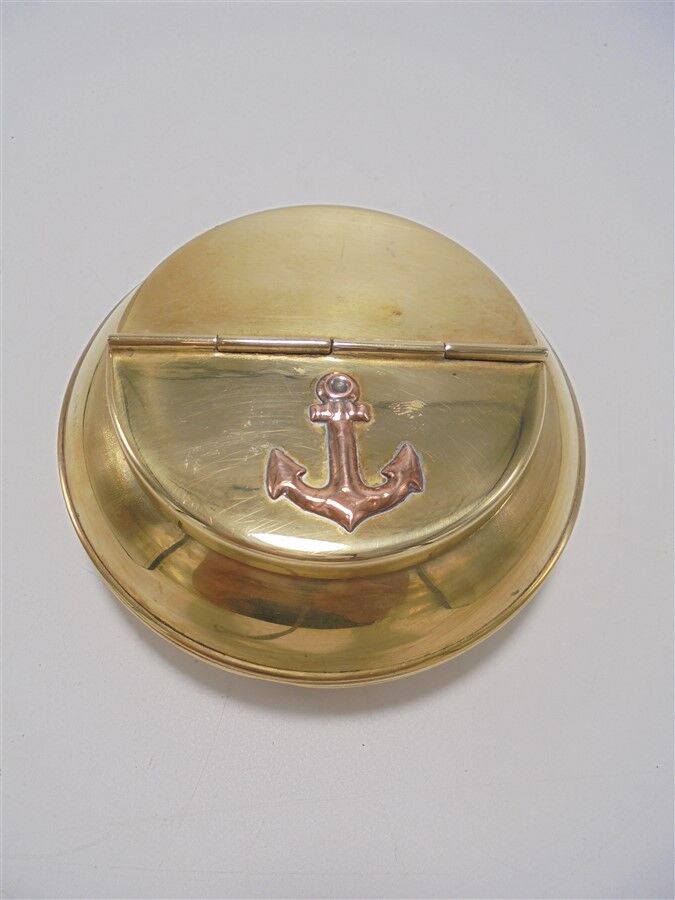 Marine deco ashtray