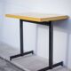 Table de bistrot en fer et formica jaune