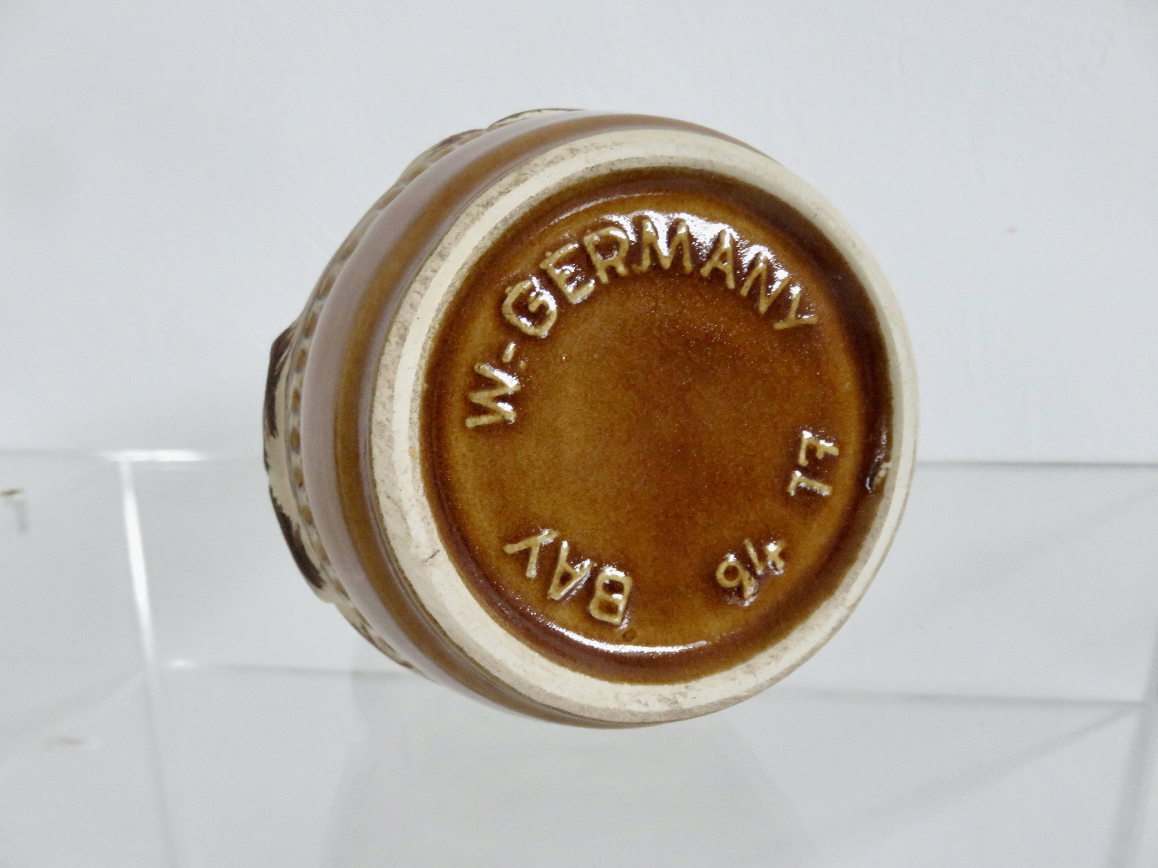 Théière vert anglais, céramique estampillée London Pottery