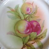 2 Decorative plates with openwork rim