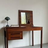 Bureau vintage avec coiffeuse