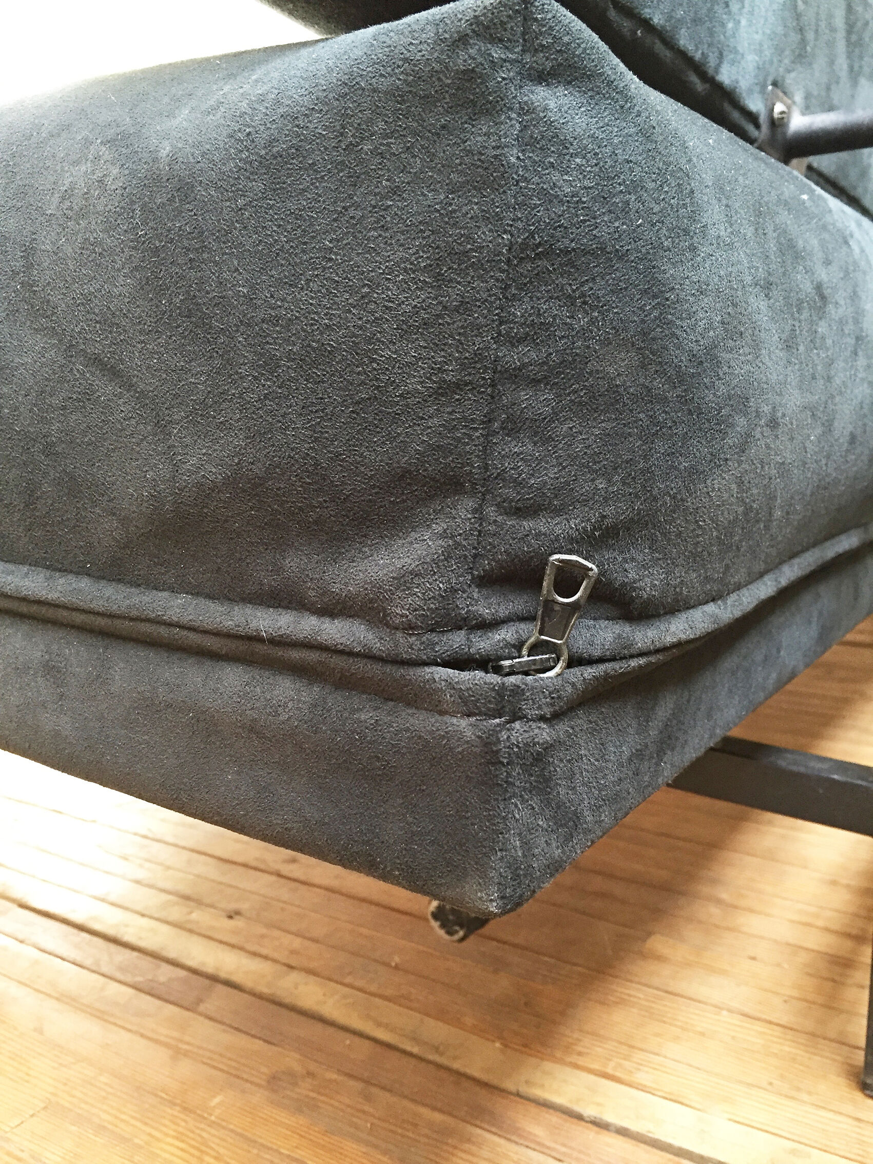 André Simard bench sofa for Airborne