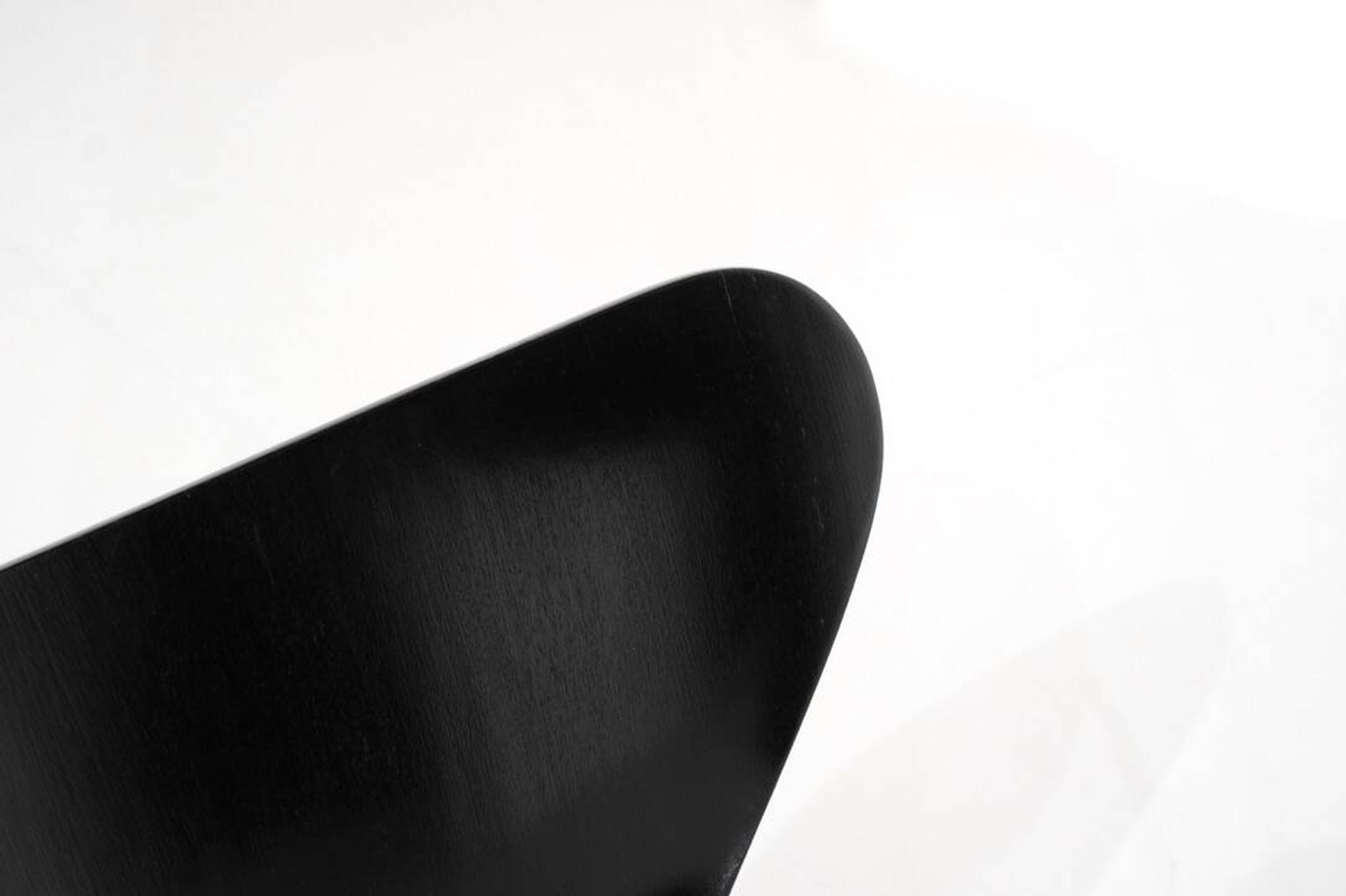 Chaise modèle " 3207 " par Arne Jacobsen pour Fritz Hansen, Danemark.
