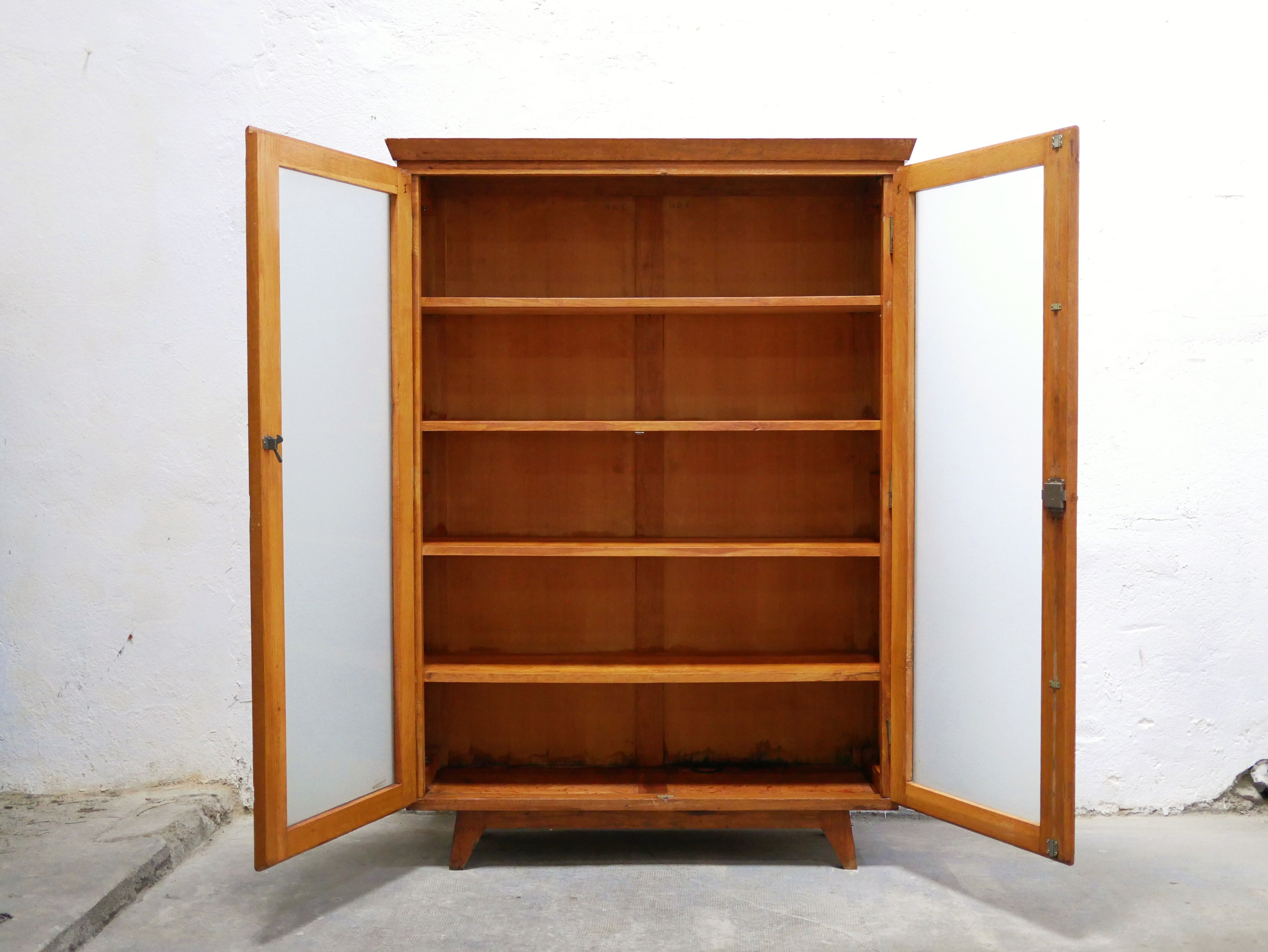 Bibliothèque vitrée vintage en bois