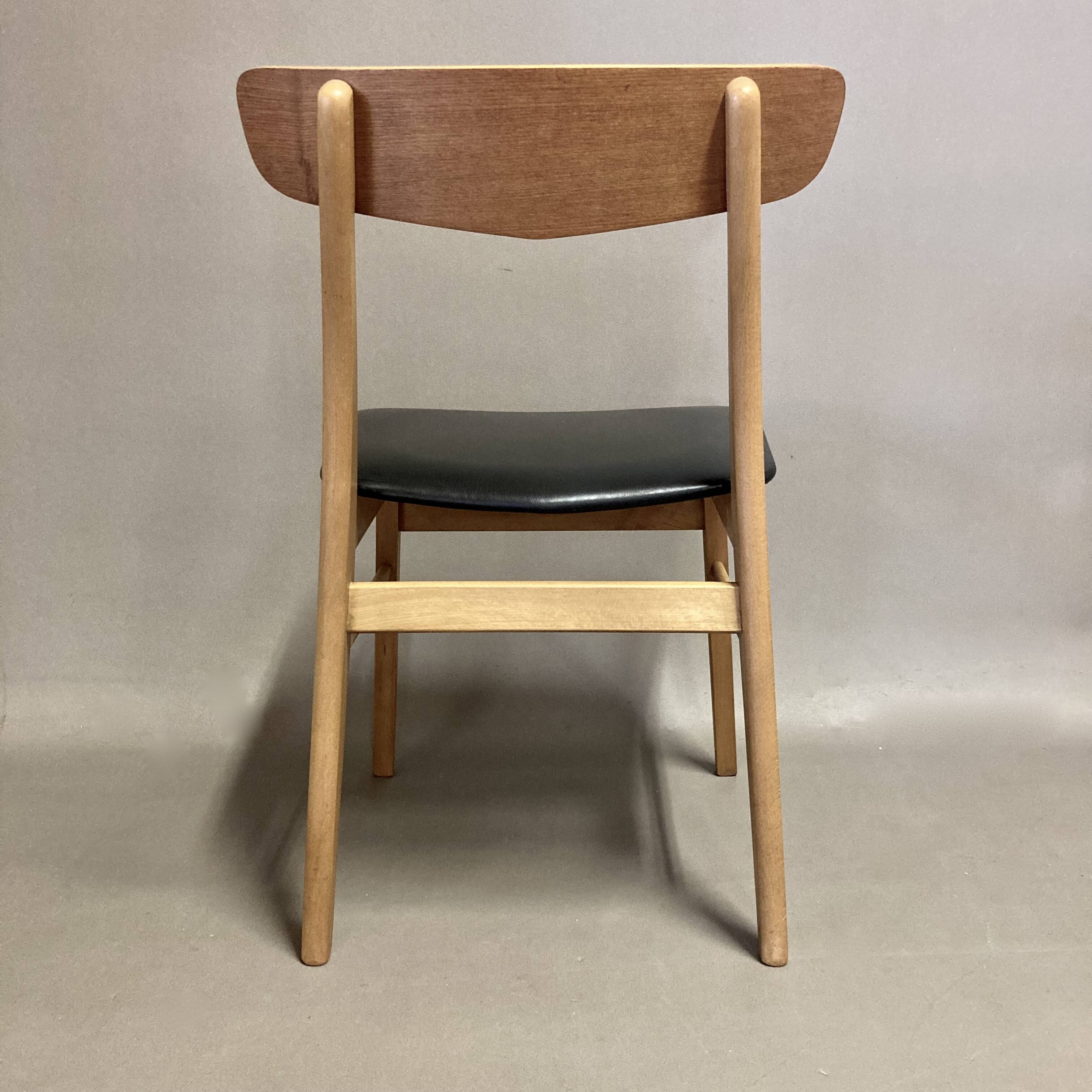 Ensemble de 4 chaises "design scandinave" 1950.