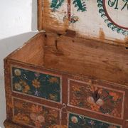 Antique storage trunk with floral decoration (circa 1895) #102