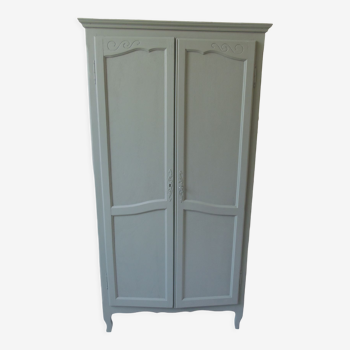 Armoire vaisselier vintage vert de gris finition cirée 2 portes , 2 étagères.