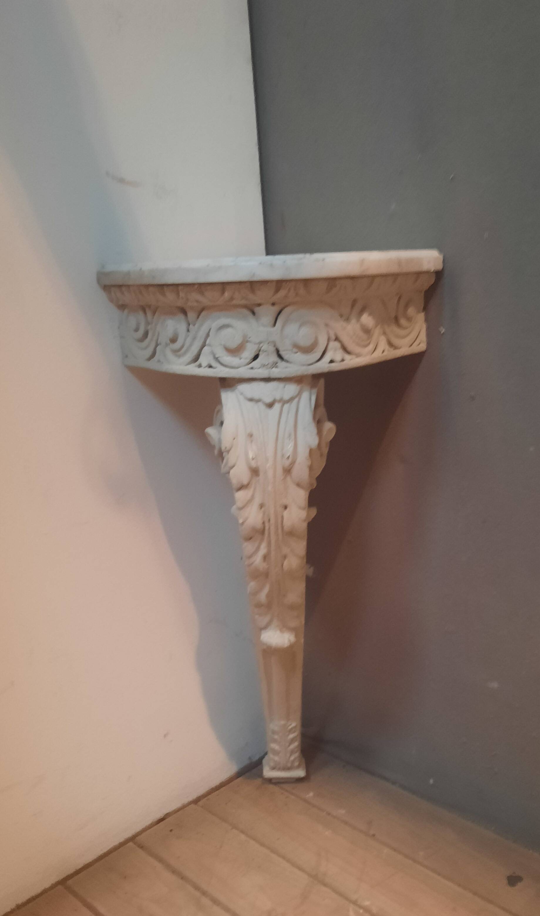 Pair of corner consoles in Louis XV style