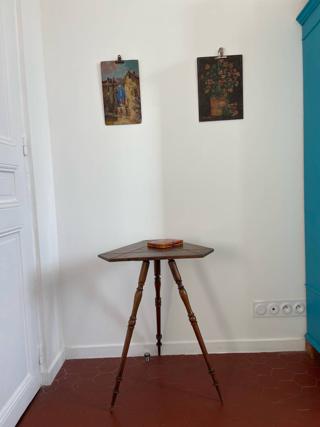 Old tripod side table