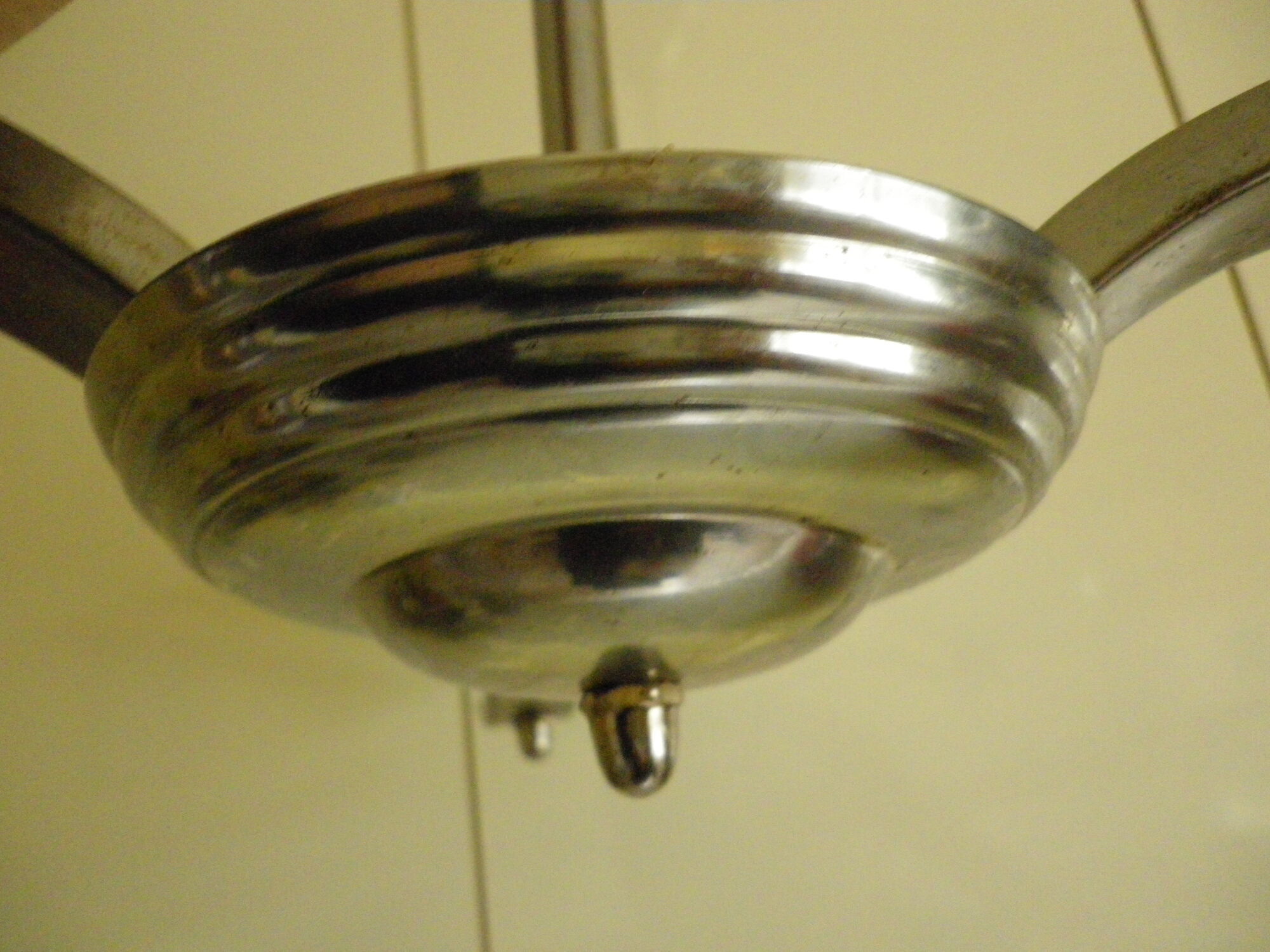 Lustre en opaline des années 1960