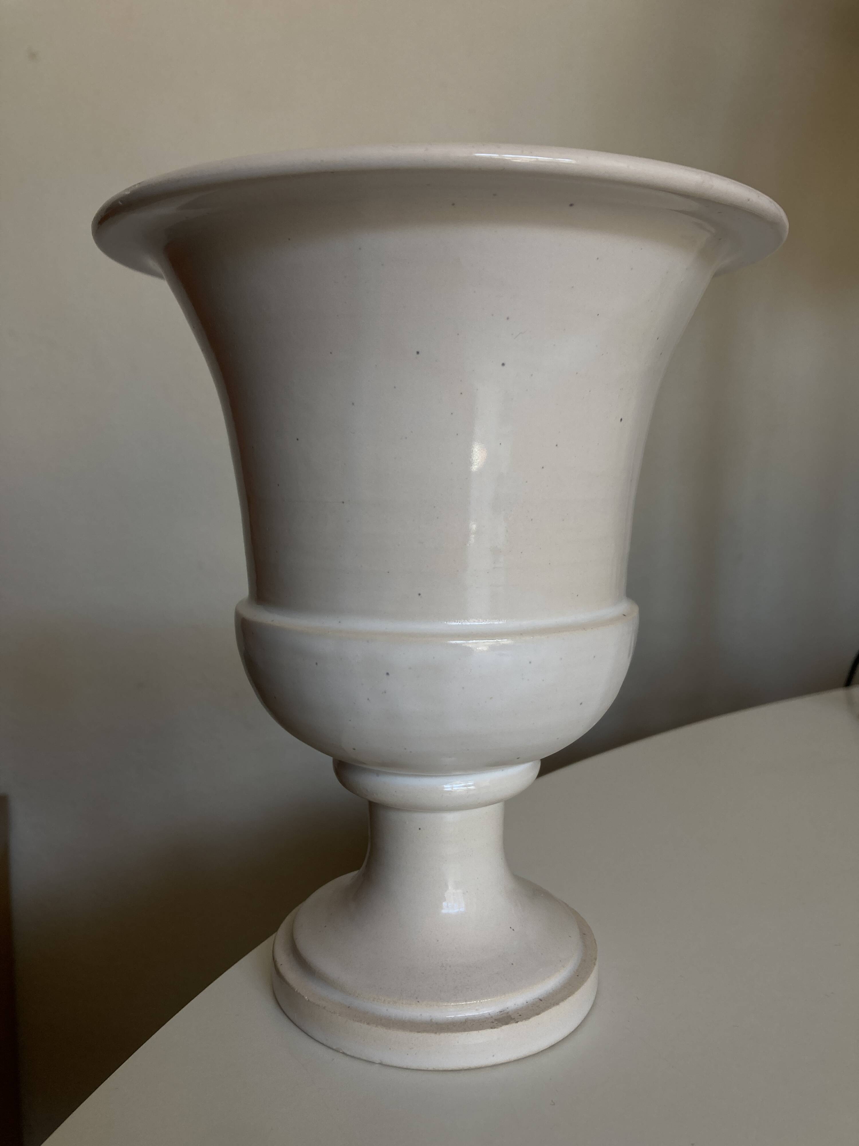 Medicis Jean Roger vase in white earth