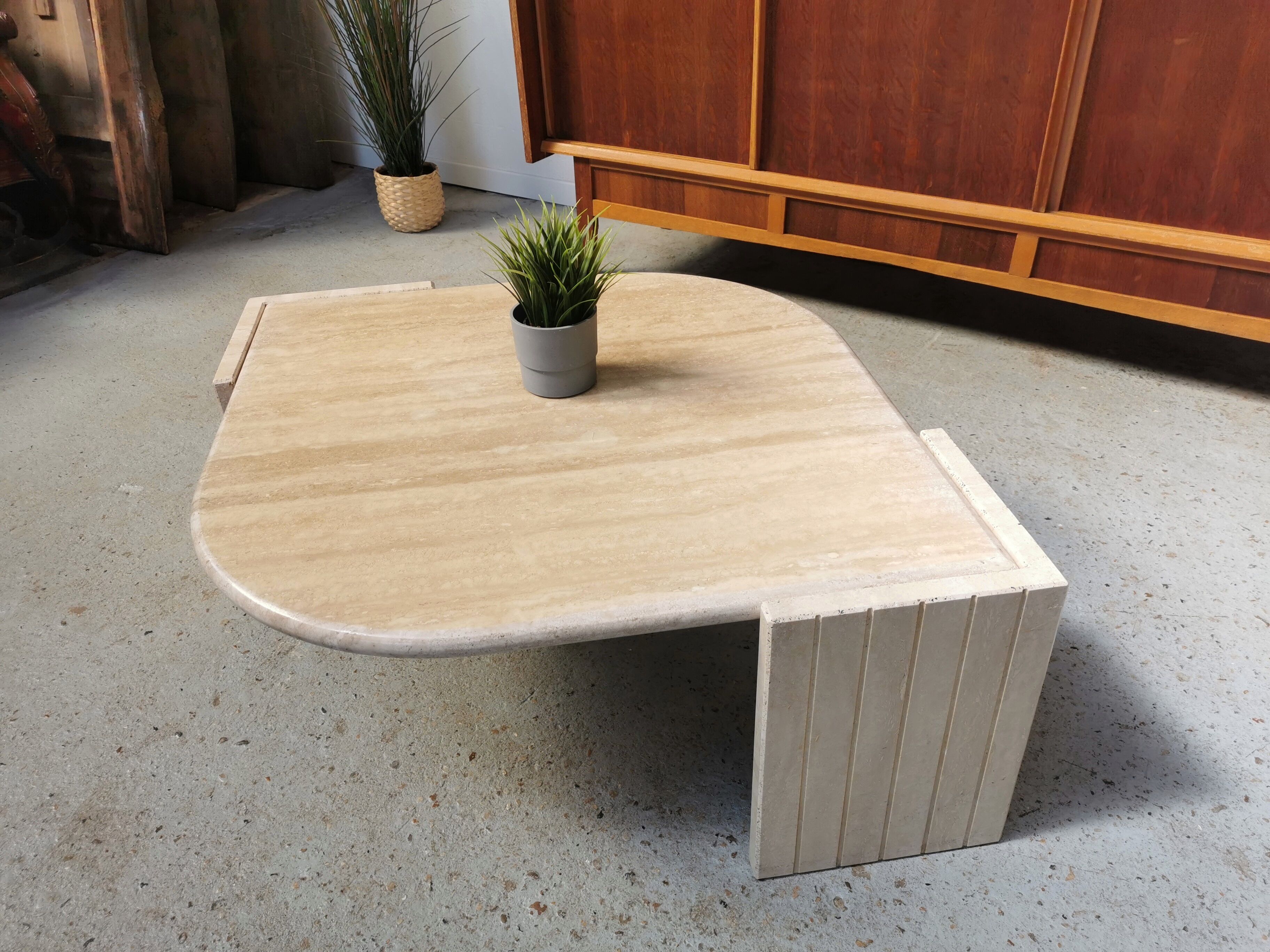 Coffee table in travertine Roche Bobois