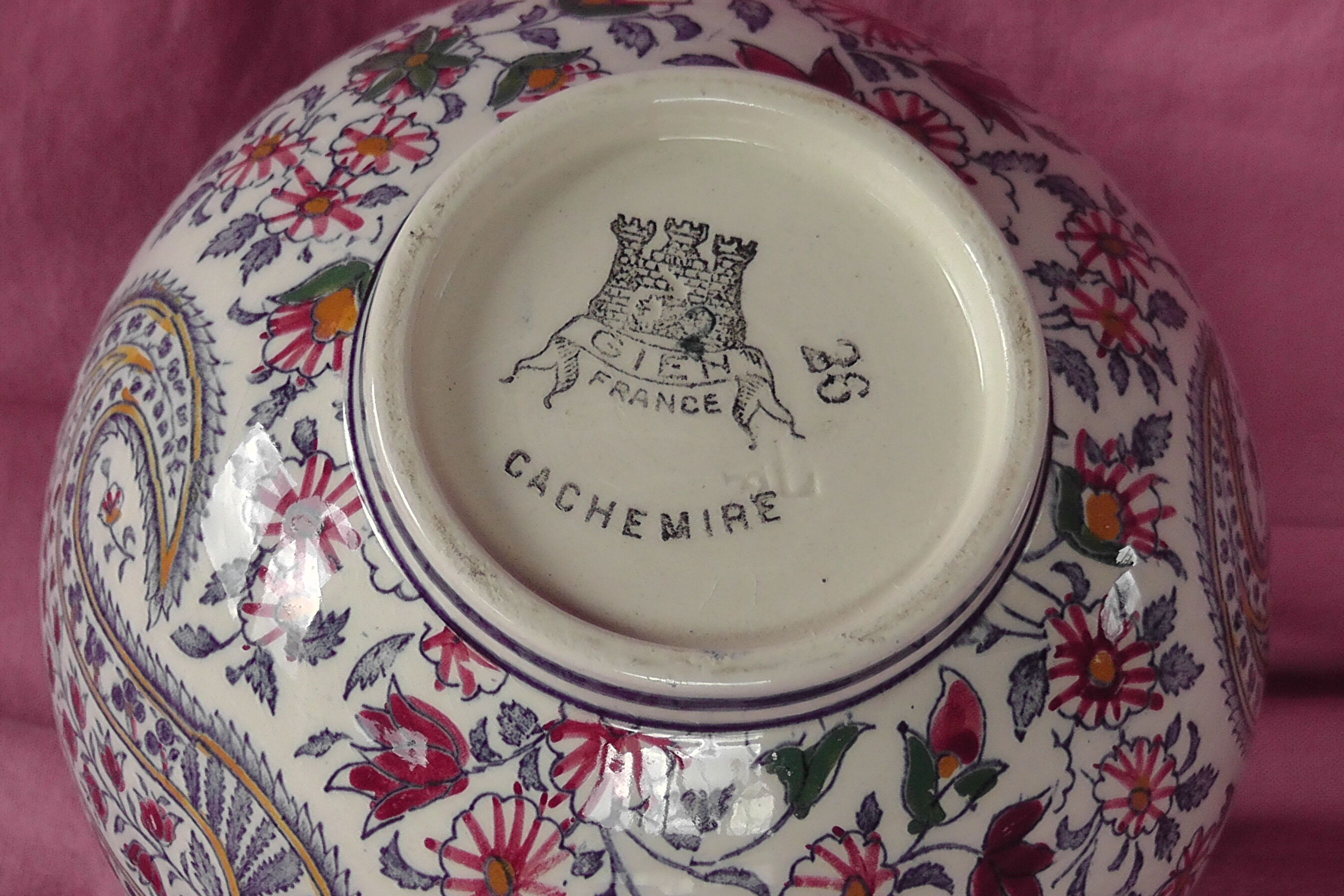 Bonbonnière in Gien earthenware cashmere decoration