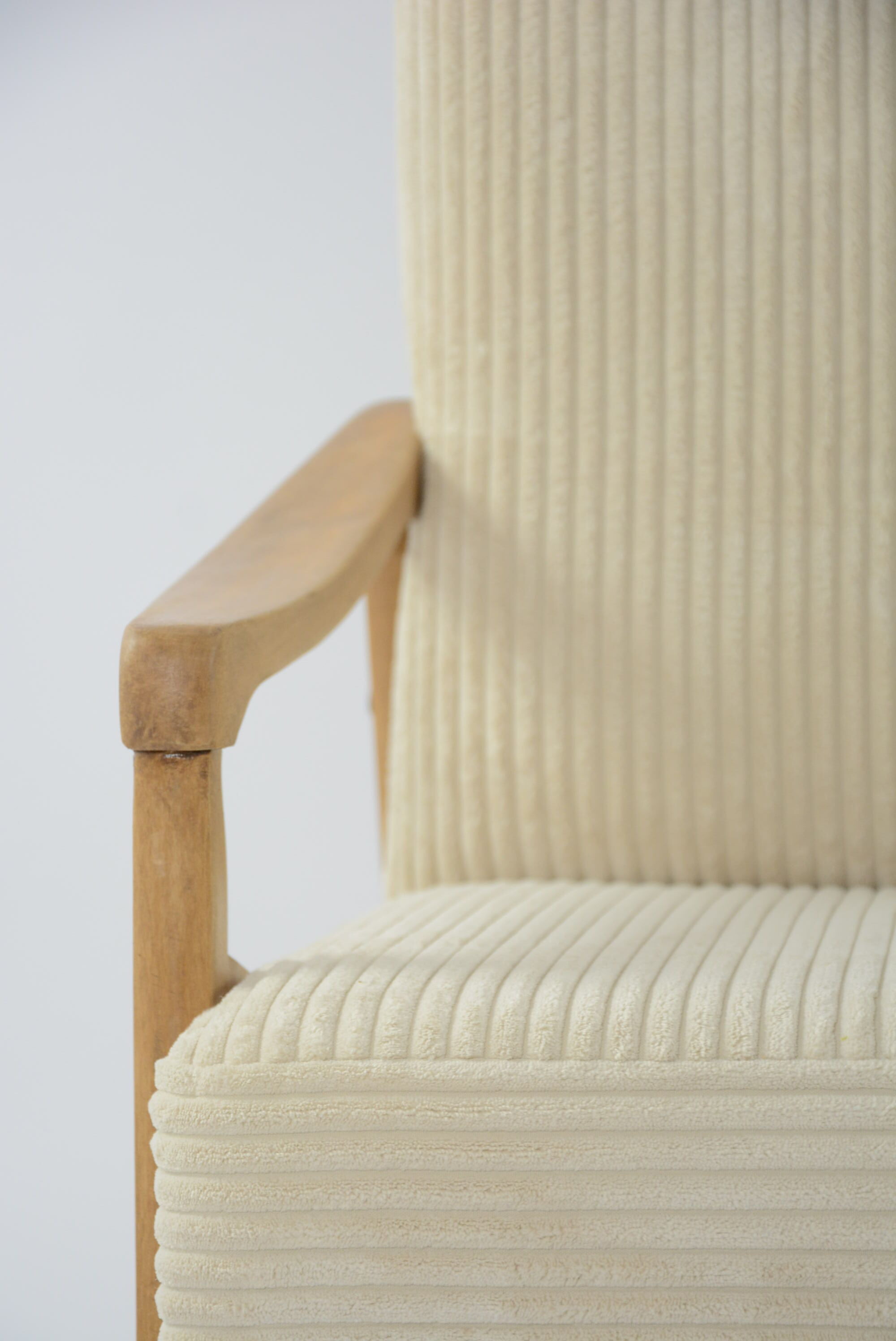 Fauteuil Pen velours côtelé crème