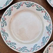 Set of 7 Flat Plates Holly Model HB
