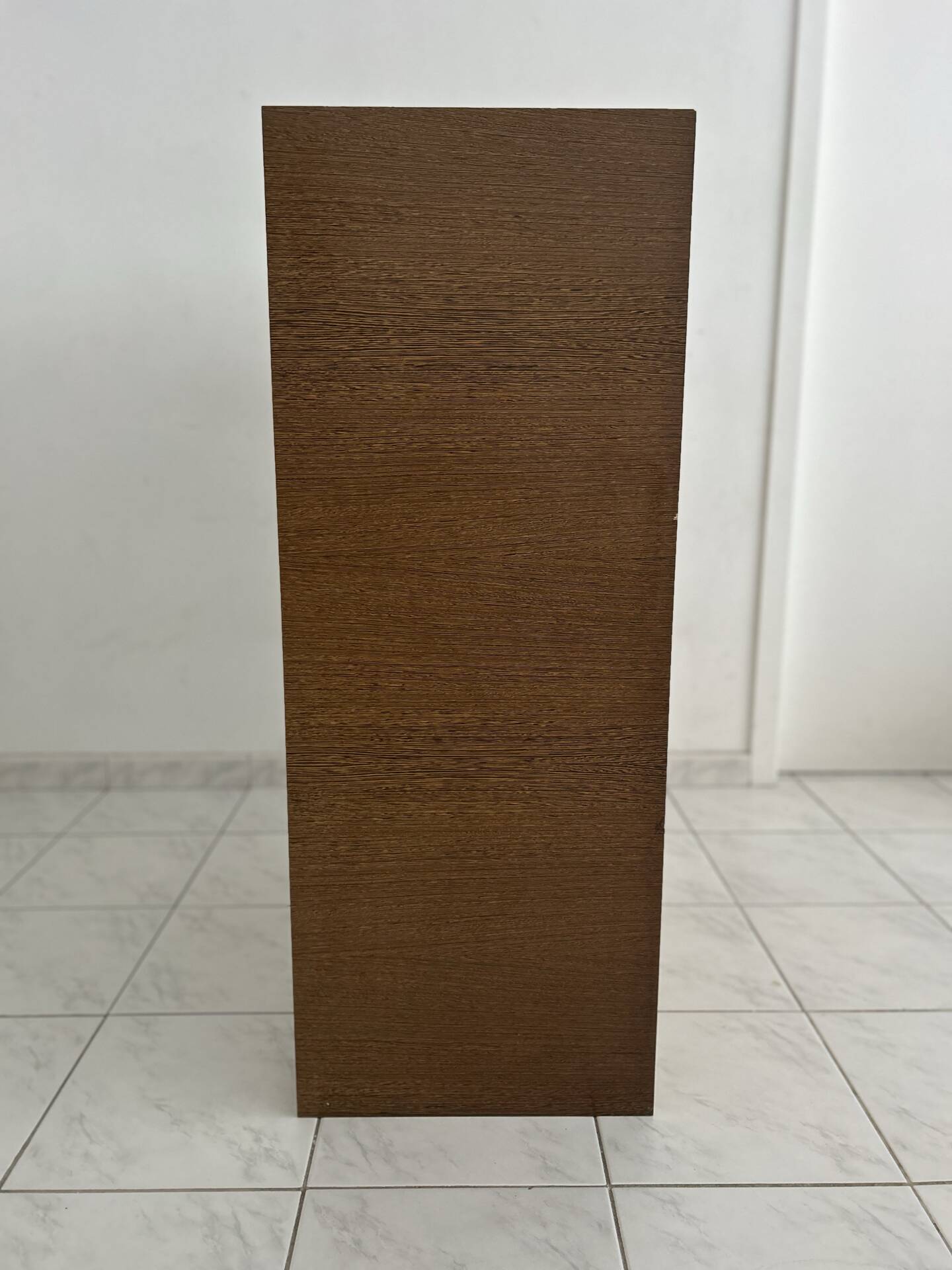 Vintage chest of drawers in wenge wood with 6 drawers.
