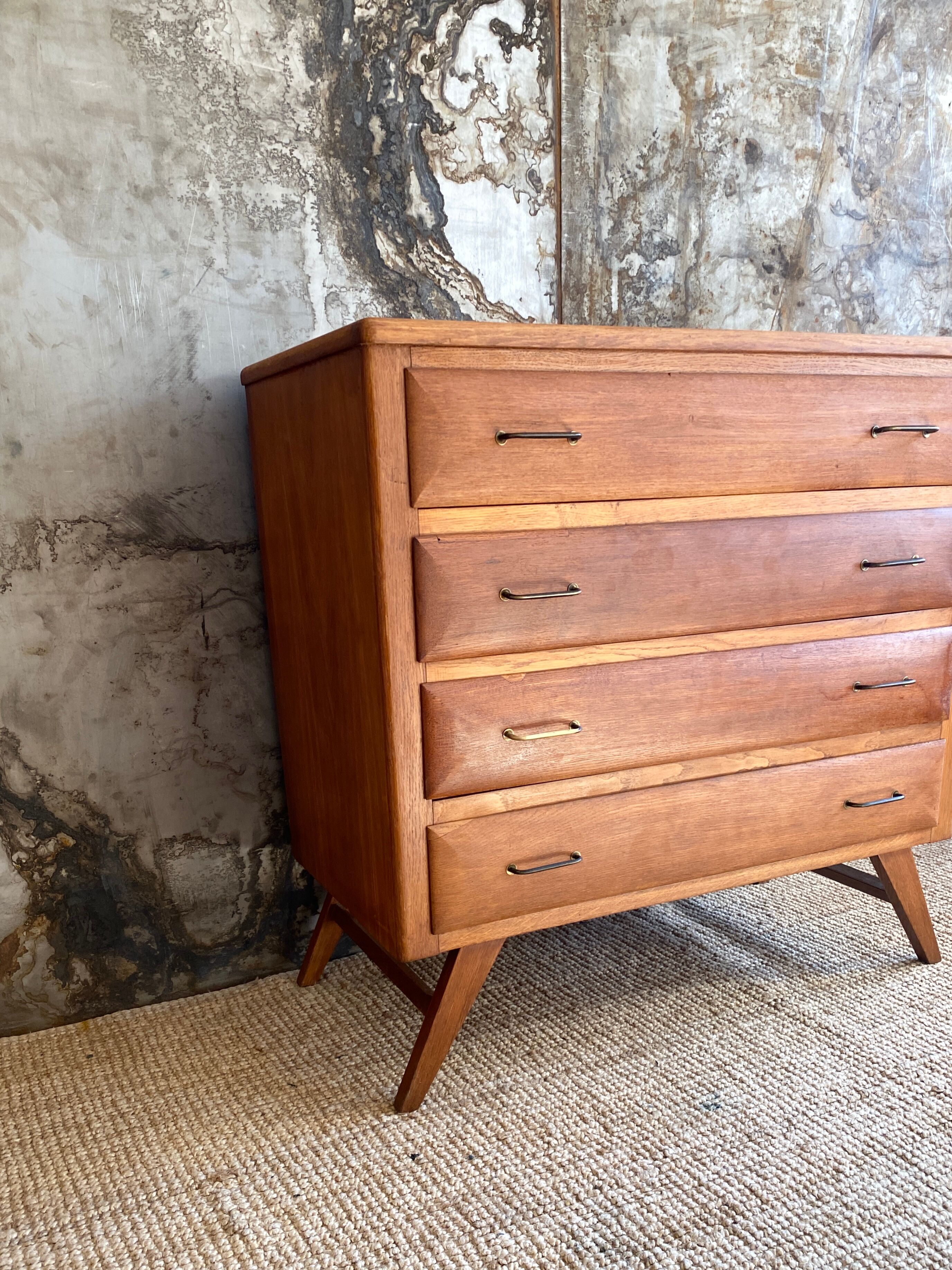 Commode scandinave
